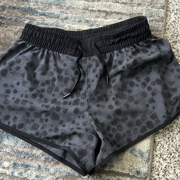 Stori Shorts - Picture 1 of 3